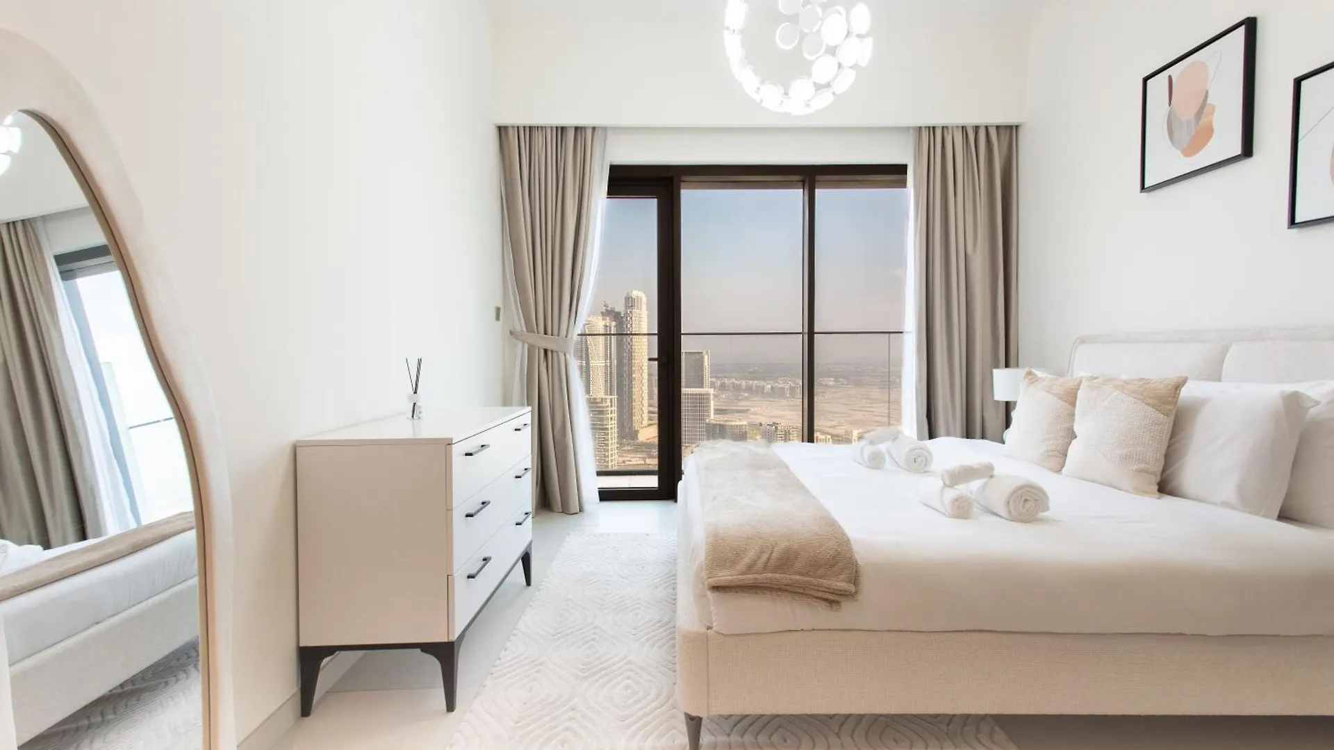 Prime Downtown Location 2Br Apt Burj Royale Dubai Apartment