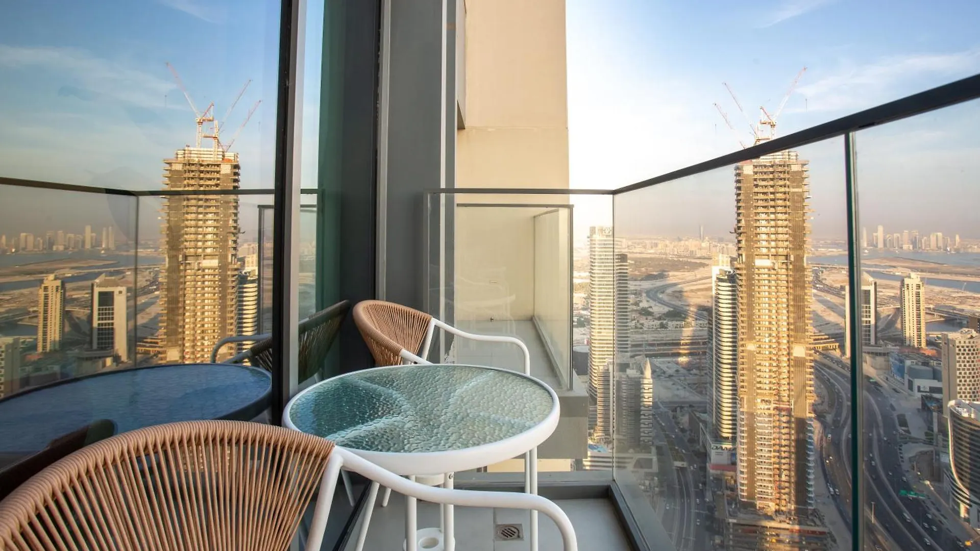 Prime Downtown Location 2Br Apt Burj Royale Dubai